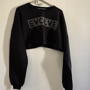 NWT • Evolve Nation • Cropped Crewneck •